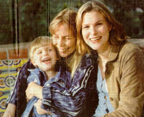 Kelly Dale Anderson, her child Daisy Joan Barrington and her mother Joni Mitchell